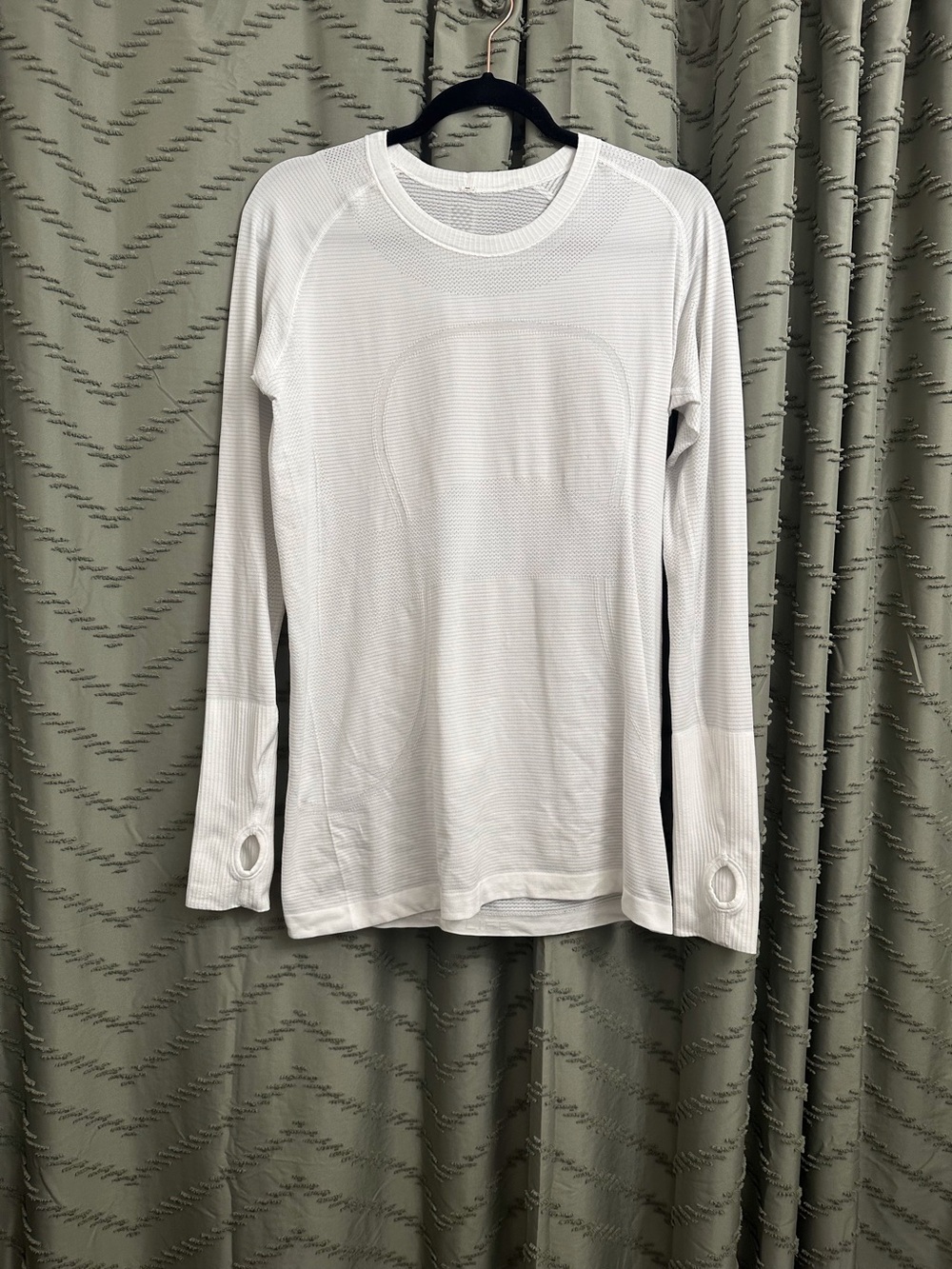 Lululemon swiftly tech long sleeve top shirt crew, Size 12